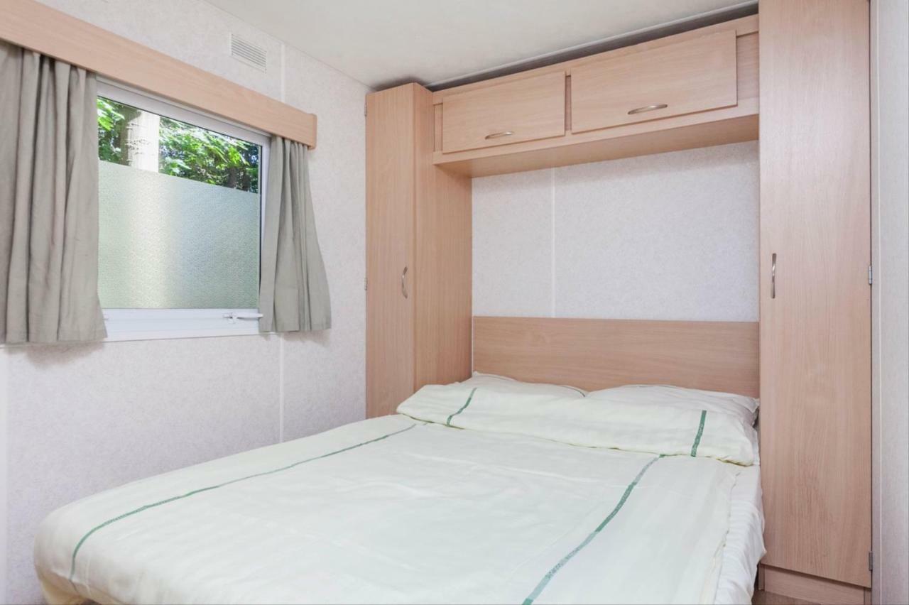 Ra Veluwe Mobile Home Арнем Екстер'єр фото