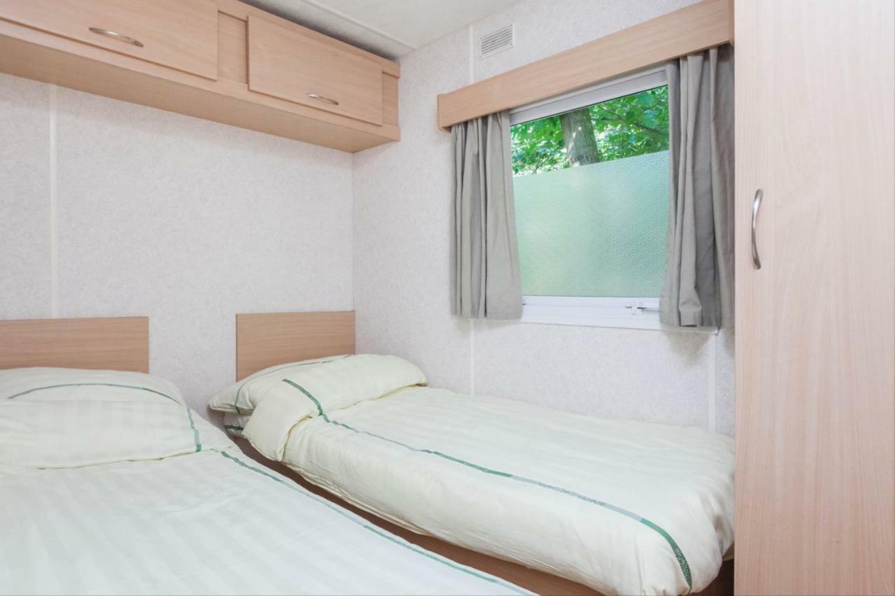 Ra Veluwe Mobile Home Арнем Екстер'єр фото
